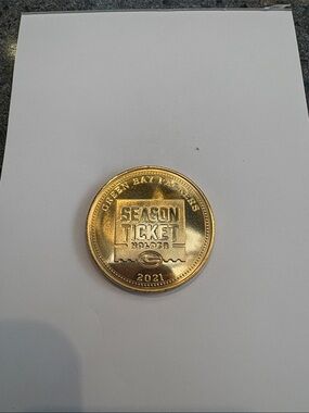 Green Bay Packers 2021 Season Ticket Holder Commemorative Coin  Gold Tone